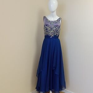 Elegant Blue Evening Gown